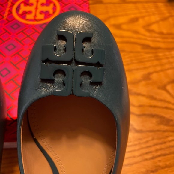 Tory Burch Women’s Ballet Flat. New - Picture 3 of 16